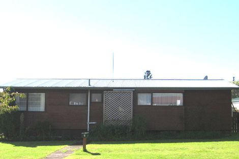 Photo of property in 3 Posa Avenue, Henderson, Auckland, 0612