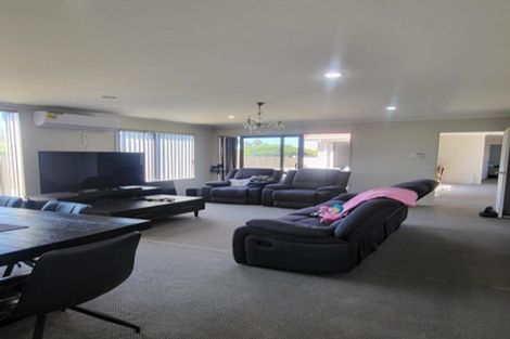 Photo of property in 33 Tarapiroe Avenue, Takanini, 2112