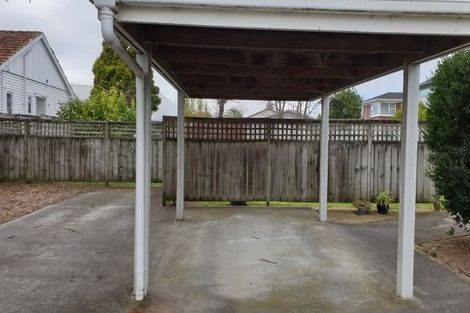 Photo of property in 8 Northcote Road, Takapuna, Auckland, 0622