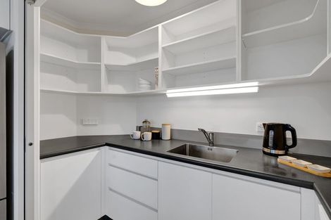 Photo of property in 6 Saint Andrews Parkway, Waiwhakaiho, New Plymouth, 4312