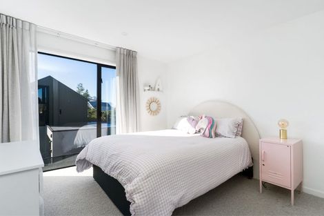 Photo of property in 10a Memorial Avenue, Ilam, Christchurch, 8053