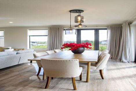 Photo of property in 230 Park Estate Road, Rosehill, Papakura, 2113