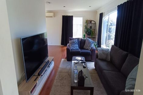 Photo of property in 20 Hillwell Drive, Henderson, Auckland, 0612
