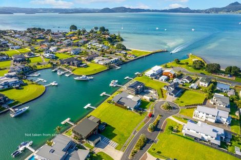 Photo of property in 59 Te Taniwha Road, One Tree Point, 0118