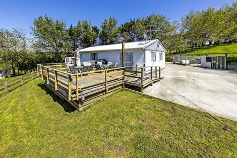 Photo of property in 141 Karioitahi Road, Waiuku, 2683