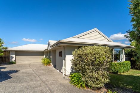 Photo of property in 12 Lionel Place, Mapua, 7005