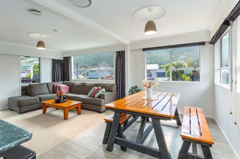 Photo of property in 14 Harvard Grove, Totara Park, Upper Hutt, 5018
