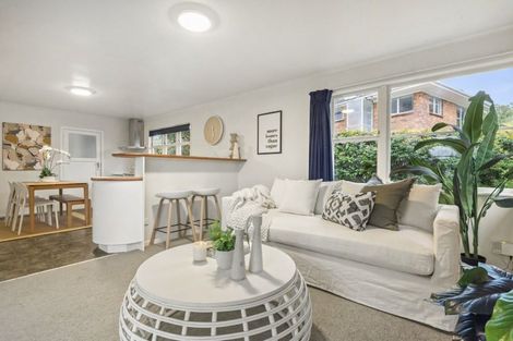 Photo of property in 72 Blakeborough Drive, Forrest Hill, Auckland, 0620