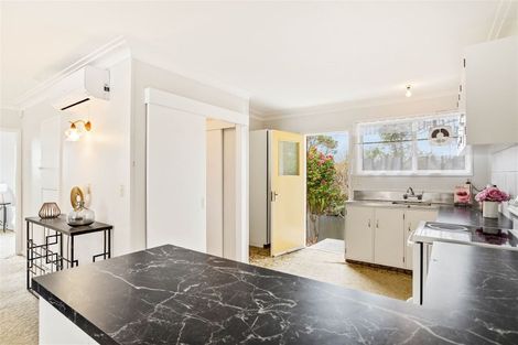 Photo of property in 2/8 Pamela Place, New Lynn, Auckland, 0600