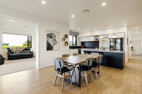 Photo of property in 2 Moemoea Place, Cambridge, 3434