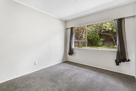 Photo of property in 2/9 Paruru Avenue, Northcote, Auckland, 0627