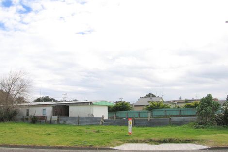 Photo of property in 3 Kent Terrace, Foxton Beach, Foxton, 4815
