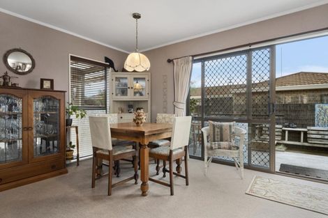 Photo of property in 2a Compton Place, Mount Maunganui, 3116