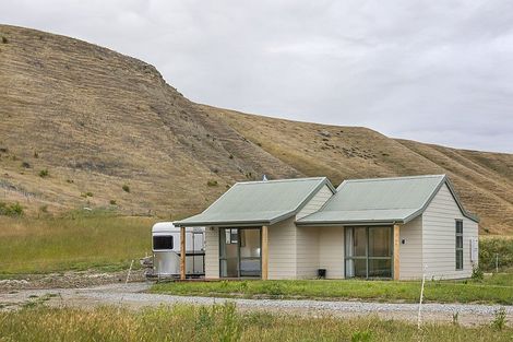 Photo of property in 1061 Ardgour Road, Tarras, Cromwell, 9383