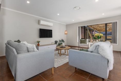 Photo of property in 6 Aotea Drive, Aotea, Porirua, 5024