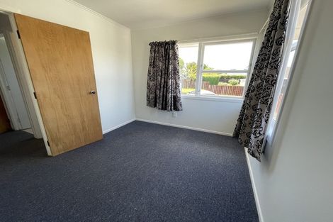 Photo of property in 15 Kaikoura Street, Henderson, Auckland, 0612