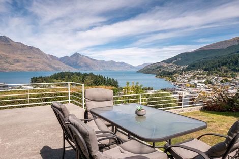 Photo of property in 19 Salmond Place, Queenstown, 9300