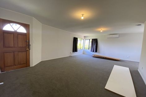 Photo of property in 82 Athena Drive, Totara Vale, Auckland, 0629