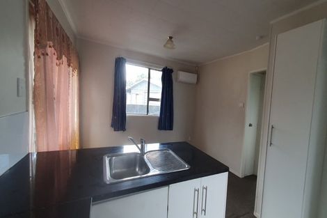 Photo of property in 8 Kay Road, Manurewa, Auckland, 2102