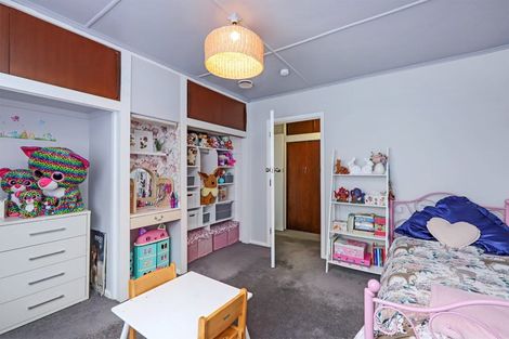 Photo of property in 902 Grove Road, Mayfair, Hastings, 4122