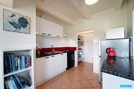 Photo of property in 18 Kitewaho Road, Swanson, Auckland, 0816