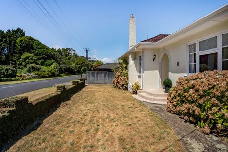 Photo of property in 32 Victoria Road, New Plymouth, 4310