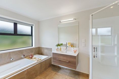 Photo of property in 38 Mountain View Drive, Manakau, Otaki, 5583