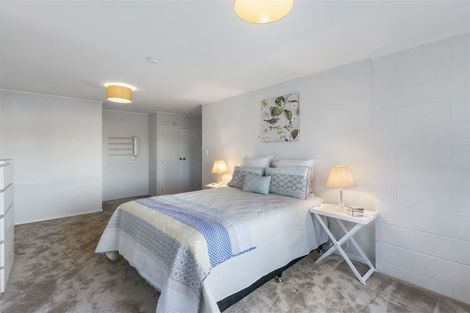 Photo of property in 54 Meadowvale Avenue, Forrest Hill, Auckland, 0620