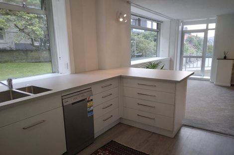 Photo of property in Jerningham Apartments, 20 Oriental Terrace, Oriental Bay, Wellington, 6011