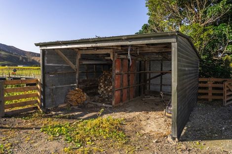 Photo of property in 3 Nicks Head Station Road, Muriwai, Gisborne, 4072