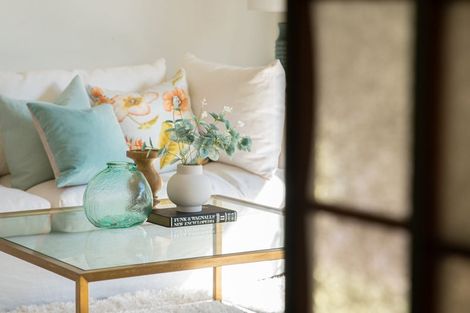 Photo of property in 2/5 Hanlon Crescent, Narrow Neck, Auckland, 0624