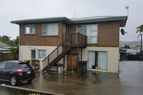 Photo of property in 940 East Coast Road, Northcross, Auckland, 0630