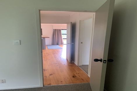 Photo of property in 1 Laingholm Drive, Laingholm, Auckland, 0604