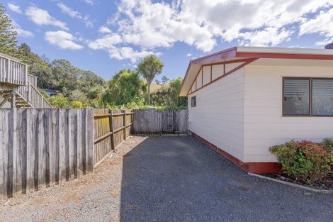 Photo of property in 15 Kawakawa Road, Whitianga, 3510