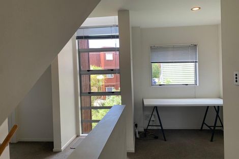 Photo of property in 76h Edmonton Road, Henderson, Auckland, 0612