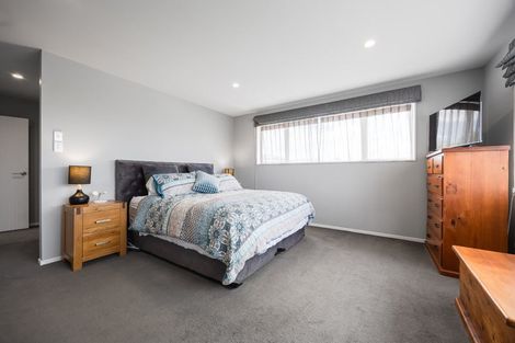 Photo of property in 2 Boocock Crescent, Orewa, 0931