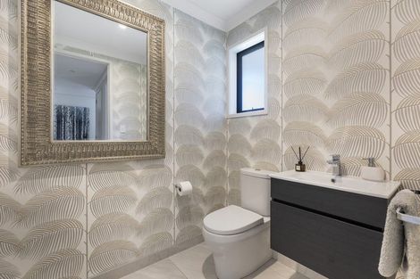 Photo of property in 1 Tupare Place, Highlands Park, New Plymouth, 4312