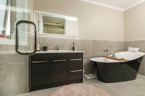 Photo of property in 12 Awatiro Drive, Kaukapakapa, 0871