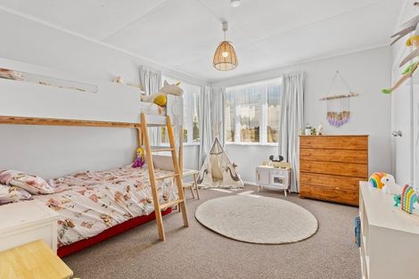 Photo of property in 94 Cook Street, Marfell, New Plymouth, 4310