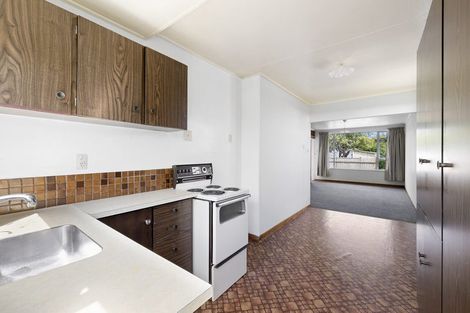 Photo of property in 2/290 Carrington Street, Vogeltown, New Plymouth, 4310
