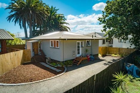 Photo of property in 4 Mary Keane Lane, Parakai, 0830
