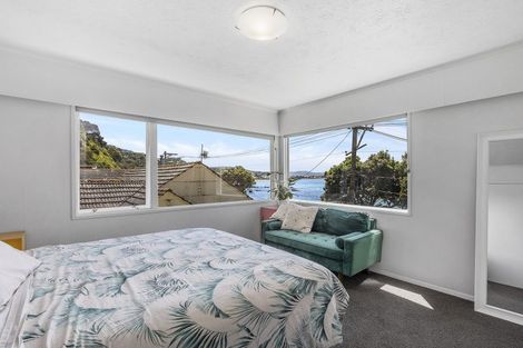 Photo of property in 318 Queens Drive, Lyall Bay, Wellington, 6022