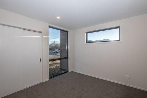 Photo of property in 5 Mount Creighton Crescent, Wanaka, 9305