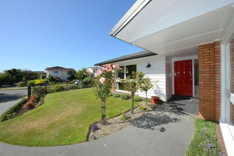 Photo of property in 27 Hillcrest Place, Avonhead, Christchurch, 8042