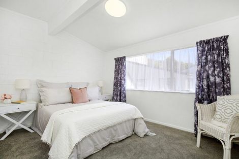 Photo of property in 1/29 Main Road, Tawa, Wellington, 5028