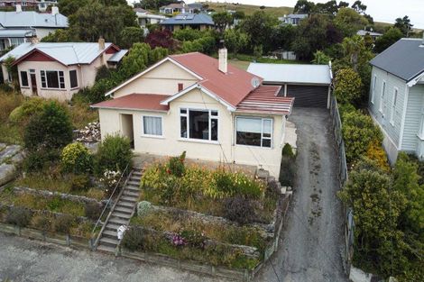 Photo of property in 19 Avon Street, South Hill, Oamaru, 9400