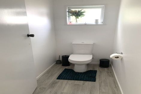 Photo of property in 67 Hogans Road, Glenfield, Auckland, 0629