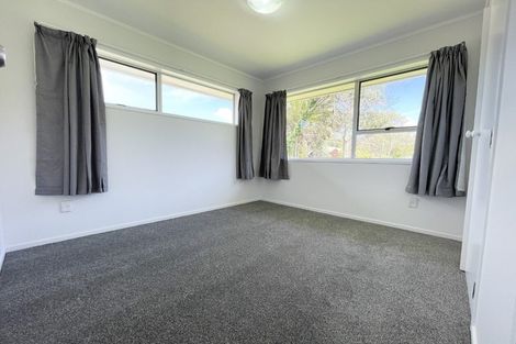 Photo of property in 2/11 Tallington Crescent, Torbay, Auckland, 0630