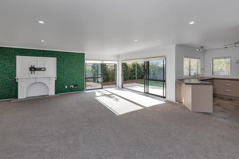 Photo of property in 7 Endeavour Place, One Tree Point, 0118
