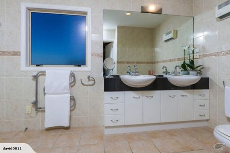 Photo of property in 2/25 Churchill Road, Murrays Bay, Auckland, 0630